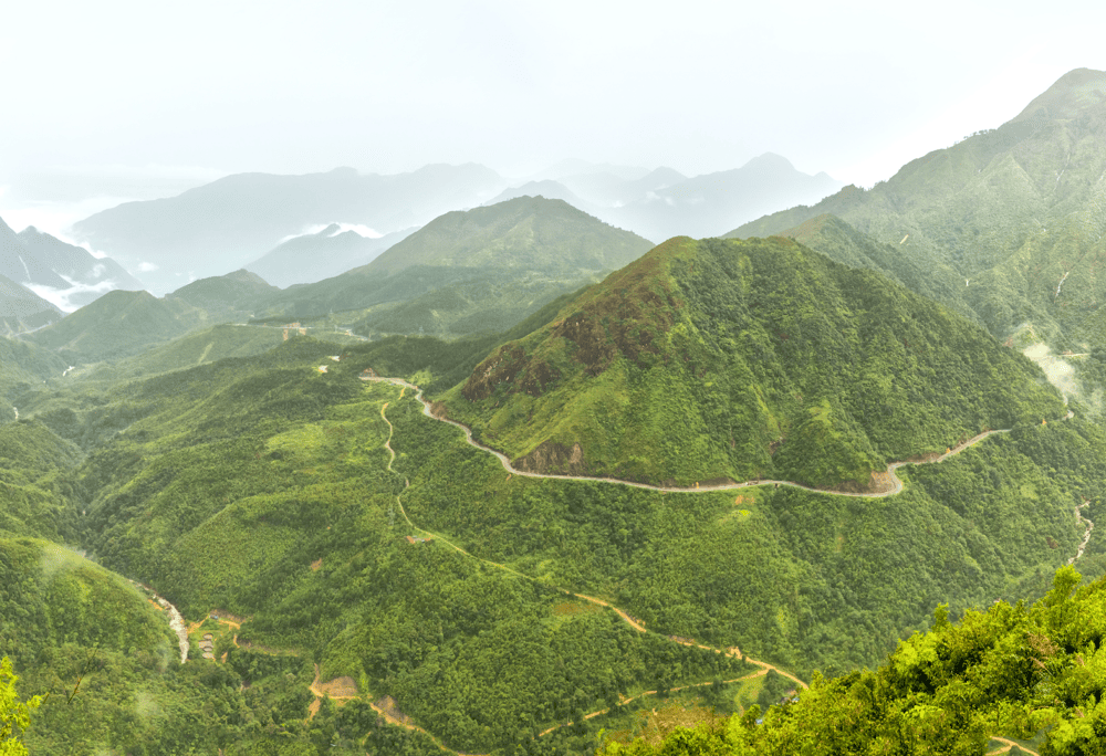 Morning hours are perfect for outdoor activities when exploring O Quy Ho Pass (Source: Canva)